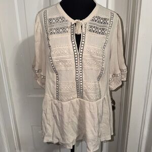 Women's Torrid plus size 0 Cream Embroidered Blouse, shirt, top summer